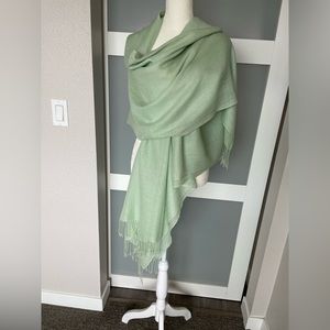 Pearls & Cashmere 100% Cashmere shawl